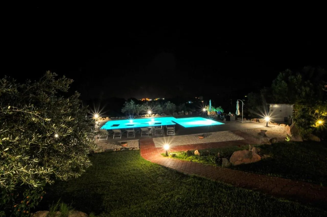 Agriturismo La Rocca Manna サン・テオドーロ ファームステイ