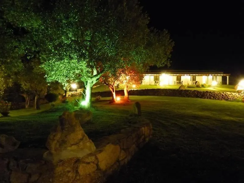Agriturismo La Rocca Manna サン・テオドーロ ファームステイ