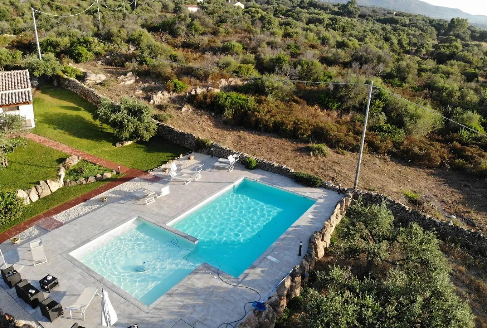 ファームステイ Agriturismo La Rocca Manna サン・テオドーロ イタリア